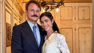 Νικόλας Νιάρχος & Malù dalla Piccola | Παντρεύτηκαν στη Σπετσοπούλα - Η πρώτη φωτογραφία του γάμου