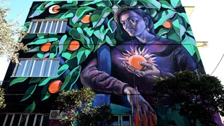 Οι γκραφιτάδες που ήρθαν από την Ολλανδία στο Χαλάνδρι και "ζωγράφισαν' την πόλη