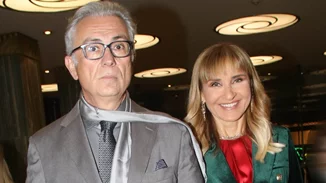 Μάρα Ζαχαρέα και Θόδωρος Ρουσόπουλος αγκαλιά στο Παρίσι | Γιόρτασαν την επέτειο του γάμου τους