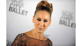 Η συνεργασία της Sarah Jessica Parker με τον οίκο Fendi για τη δημιουργία της ανανεωμένης "Fendi Baguette"