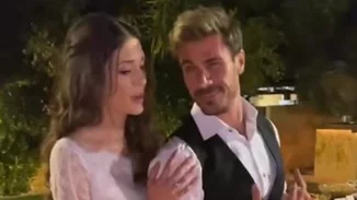 Αχιλλέας Πετρετζίκης | Η βάπτιση του γιου του Άκη Πετρετζίκη, η εμφάνιση με σμόκιν και η εντυπωσιακή είσοδος με τους γονείς του