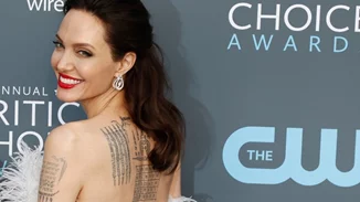 Η Αngelina Jolie γίνεται πρωταγωνίστρια σε γκράφιτι για τον καρκίνο του μαστού