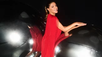 Dark Glamour & Star Power | Η Έλενα Παπαρίζου πρωταγωνιστεί στη νέα FW24 καμπάνια της Haralas