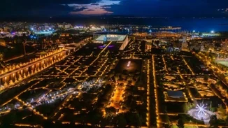 Το Πάρκο Σταύρος Νιάρχος μεταμορφώνεται στον πιο φωτεινό προορισμό της πόλης για τις γιορτές