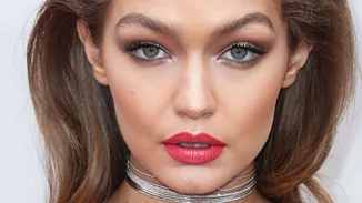 Gigi Hadid | Το μυστικό της για σαρκώδη χείλη θα σου κοστίσει λιγότερο από τους καφέδες του Σαββατοκύριακου