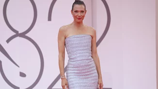 Φεστιβάλ Βενετίας | Βίκυ Καγιά, Δανάη Παππά και Ελίνα Καλιτζάκη εντυπωσίασαν στο κόκκινο χαλί