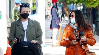 Νικολέττα Ράλλη | Βόλτα με τη μητέρα και την εννέα μηνών κόρη της, Σοφία