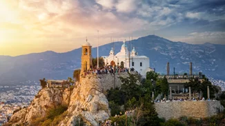 28η Οκτωβρίου | Eπεσαν οι 21 ιστορικοί κανονιοβολισμοί από τον Λυκαβηττό