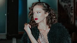 Έλλη Τρίγγου | Το Old Hollywood beauty look της είναι η ιδανική πρόταση για τα πάρτι των γιορτών