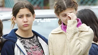 Τραγωδία στα Τέμπη το 2003: Πριν από 20 χρόνια, 21 μαθητές έχασαν τραγικά τη ζωή τους – η σύγκρουση που πάγωσε τον χρόνο