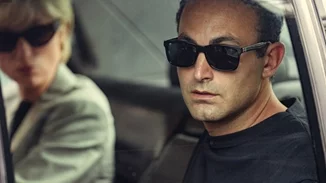 The Crown: O φωτογράφος Μario Brena αρνείται ότι τον προσέλαβε ο Mohamed Al-Fayed για να τραβήξει τη φωτογραφία Τhe Kiss, που αποτέλεσε την αρχή του τέλους