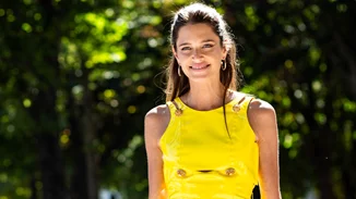 10 κομμάτια που αξίζει να αγοράσεις στις θερινές εκπτώσεις αλλά θα φορέσεις και το φθινόπωρο