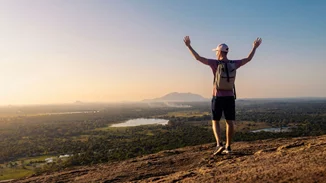 Τι λέει η ψυχολογία για όσους ταξιδεύουν μόνοι
