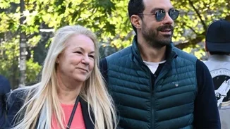 Ματούλα Τανιμανίδη | Στην παραλία της Θεσσαλονίκης με τις εγγονές της