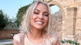 "Αυτό το κούρεμα σου πάει πολύ, πολύ φρέσκο" | Η Λάουρα Νάργες άλλαξε τα μαλλιά της