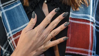 Το viral hack που θα σώσει τα νύχια σου μετά το ημιμόνιμο