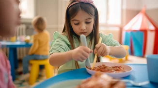 Τι κάνουμε όταν το παιδί δεν τρώει στον παιδικό σταθμό;