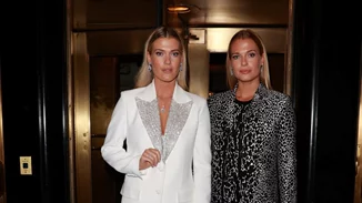 Amelia & Eliza Spencer | Οι ανιψιές της πριγκίπισσας Diana με κομψά looks στο fashion show του Michael Kors