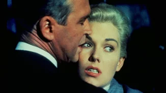 Kim Novak | Η πρωταγωνίστρια του Vertigo που το Χόλιγουντ αποφάσισε να βάλει στο περιθώριο με κάθε τρόπο