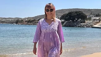 Η Μάρα Ζαχαρέα σε γνωστή παραλία της Πάρου | Φόρεσε το μπικίνι που αναδεικνύει το μαύρισμά της