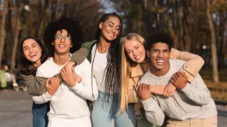 Νιώθεις ότι "γερνάς" πιο αργά από τους συνομηλίκους σου; Μπορεί να έχεις δίκιο!