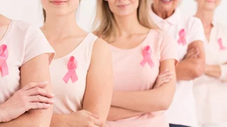 Η Estée Lauder Companies συνεχίζει δυναμικά τη δράση της ενάντια στον καρκίνο του μαστού