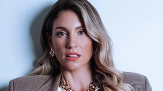 Η Αθηνά Οικονομάκου στο κομμωτήριο | Η "έξυπνη" αλλαγή στα μαλλιά της λίγο πριν τον ερχομό της άνοιξης