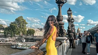 Ευαγγελία Τσιορλίδα | Βόλτα στους δρόμους του Λονδίνου με denim βερμούδα και vest top