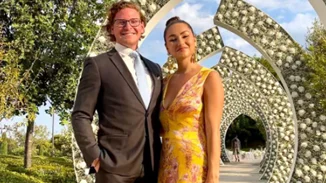 Saskia Connery | Οι υπέροχες φωτογραφίες της εγγονής του Sean Connery από τις διακοπές της στην Ελλάδα