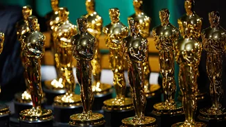 Oscars | Τι πραγματικά συνέβη στην περιβόητη ληστεία 55 χρυσών αγαλματιδίων Oscar το 2000;