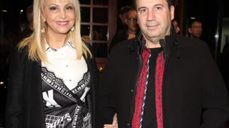 Η πρώτη αντίδραση της Τέτας Καμπουρέλη για τη σύλληψη του συζύγου της για το ριφιφί | "Δεν ισχύει τίποτα, ήταν παγίδα"