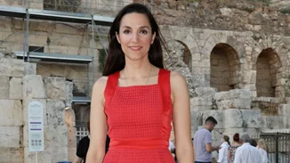 Κατερίνα Ευαγγελάτου | Η εμφάνιση με καφτάνι ελληνικού brand που είναι ιδανικό για κάθε περίσταση