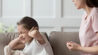 "Μαμά, θυμάμαι τότε που μου φώναξες" | Μια parent coach δίνει 5 λόγους για να σταματήσουμε να φωνάζουμε (κι είναι αρκετοί!)