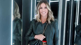 Πολύ πριν γίνει style icon | Η Αθηνά Οικονομάκου εμφανίζεται το μακρινό 2009 με το πιο επίκαιρο fashion κομμάτι