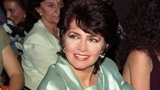 45 χρόνια πριν | Όταν η Μιμή Ντενίση πόζαρε στη Μύκονο ως μοντέλο του Μπίλι Μπο