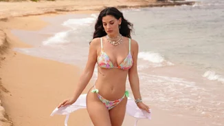 Η Χριστίνα Μπόμπα φόρεσε το ιδανικό μαγιό για γυναίκες με μεγάλο στήθος