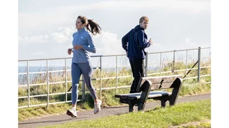 The Crown | Καρέ - καρέ η πρώτη συνάντηση των William και Kate στην 6η σεζόν της σειράς