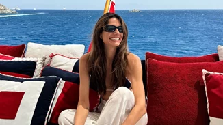 5 αξεσουάρ που χρειάζεται να έχεις μαζί σου στην παραλία σύμφωνα με την Ηλιάνα Παπαγεωργίου