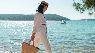 What's in my summer bag | 5 κομμάτια που έχει πάντα μία fashionista στην τσάντα παραλίας