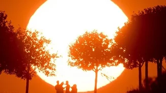 Τον Μάιο οι ασυνήθιστα υψηλές θερμοκρασίες παρέμειναν ο κανόνας σε γη και θάλασσες