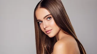 Οι πιο αποτελεσματικοί τρόποι να μακρύνεις τα μαλλιά σου με φυσικό τρόπο