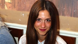 Σοφία Καρβέλα | Φόρεσε το ιδανικό πανωφόρι για τις ημέρες με πολύ κρύο