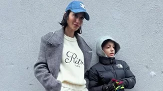 "Ποια είμαι εγώ που θα του υποδείξω πού πρέπει να κοιμάται;" | Η ανάρτηση της Σοφίας Καρβέλα για τη συγκοίμηση