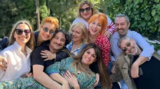 Η παρέα του Πηλίου διασκέδασε στη Δέσποινα Βανδή και στον Αντώνη Ρέμο