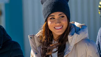 Το νέο, πολυτελές χρώμα μαλλιών της Meghan Markle είναι αυτό που θα ζητούν όλες οι μελαχρινές φέτος