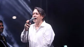 Γιάννης Κότσιρας | Άνοιξε το καλαίσθητο σαλόνι του σπιτιού του