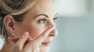 Πολυεστιακοί φακοί επαφής: Η επιλογή που θα "λύσει" τα μάτια σας!