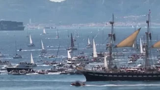 Γαλλία | Φαντασμαγορική η τελετή για την άφιξη της Ολυμπιακής Φλόγας στο Λιμάνι της Μασσαλίας