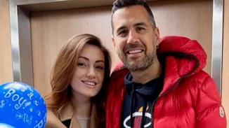 Ο Μιχάλης Εμιρλής έγινε πατέρας για δεύτερη φορά | Η τρυφερή φωτογραφία με τη σύζυγο και το νεογέννητο παιδί τους