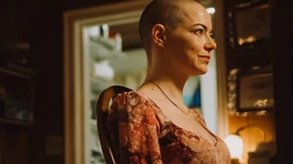 Ταινίες Πρώτης Προβολής | Ο Λάνθιμος και η Βουγονία του, και το χαμόγελο των Νοάμ και Φατμά